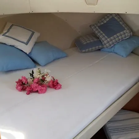 Boat & Breakfast Aldebaran Hotel na wodzie Syrakuzy