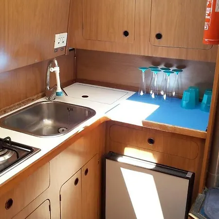 Hotel na wodzie Boat & Breakfast Aldebaran *